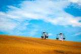 Two women in the Mui Ne desert 05