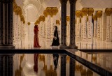 Grand Mosque Two Womans 01